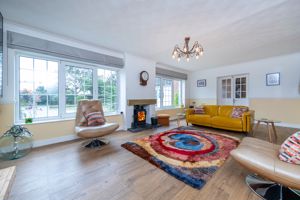 Living room- click for photo gallery